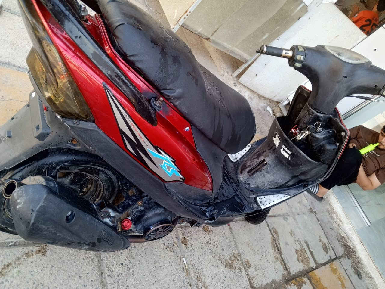 السلام عليكم ماكس عدله للبيع بوشه بلاديه رياضي الدراجه نضيفه مكاني بغداد ام الكبر سعره 500وبيه مجال رقمي ***********
