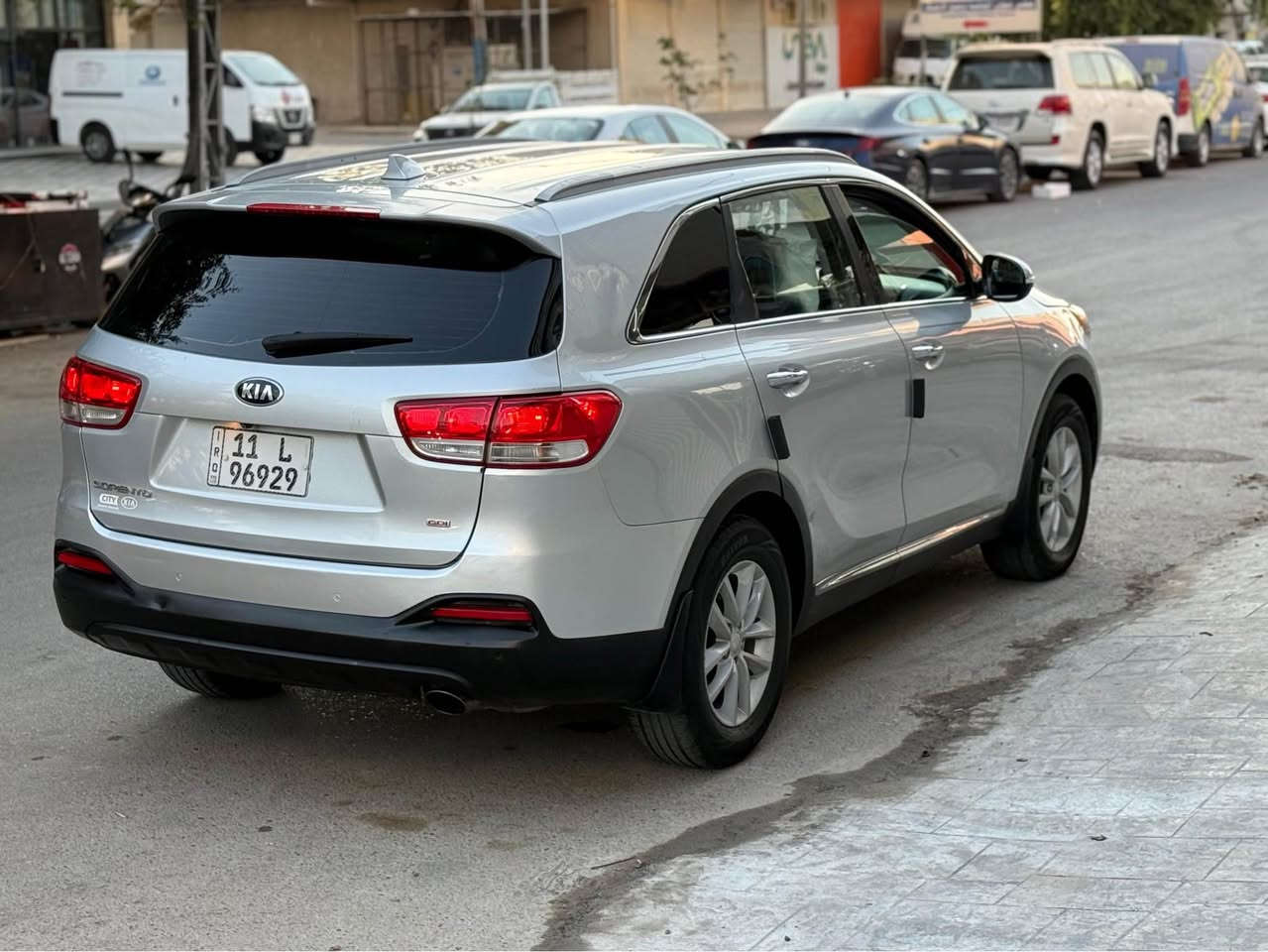 السلام عليكم سورنتو موديل 18
وارد امريكي 7راكب 
4سلندر  
بيهه 5قطع بدون دواخل 
السعر 146
*********** بغداد, العراق
