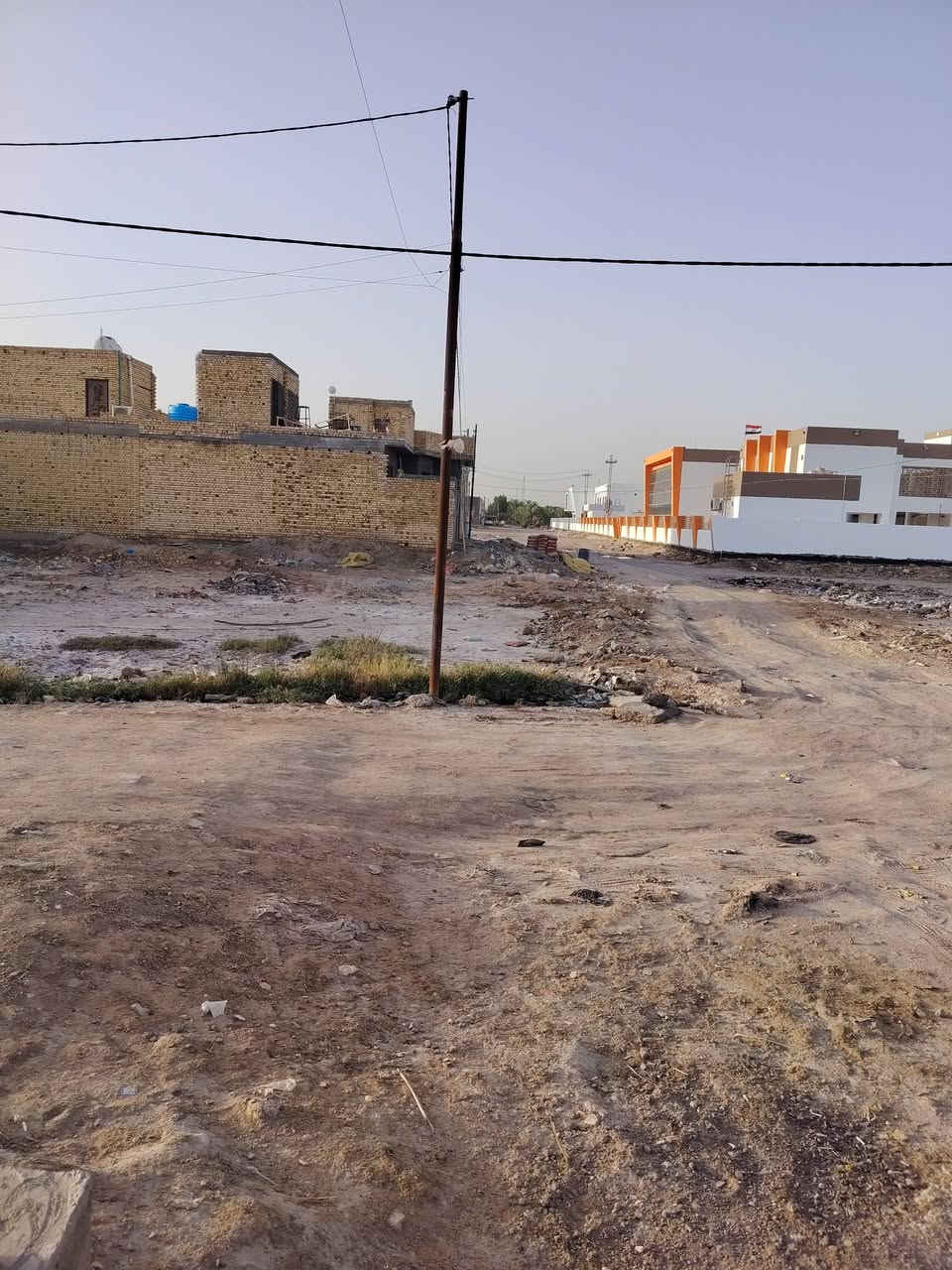 السلام عليكم قطعه للبيع طابو صرف ناحيه الفظليه المساحه 300 متر ركن الموقع شارع المحطه مقابيل المدارس الصينيه للاستفسار*********** واتساب او اتصال ❤  نستقبل كافت العروض داخل الفظليه واطرافها 🥰
