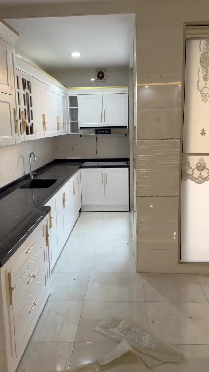 هافلان للايجار اتصل خاص او*********** شارع 15 جنب باي تخت
