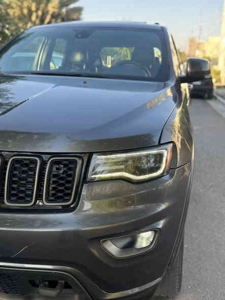 السلام عليكم
جيب بلاك توب 2017
فول مواصفات : فتحة سقف
تحكمات ستيرن شفتات ستيرن 
اطفاء المحرك ذاتي عند الوقوف 
كشنات جلد اسود / تدفئة
رادار جانبي تنبيه عند الاقتراب 
خزن ميموري كشنات كهرباء 
صندوك كهرباء تتحكم بي من يم السياق 
التنبيه عند الخروج من المسار 
سبيرهة بعدة منازل حتى العدة مالتة ممستخدمة 
كير محرك مكفولات السيارة 
الممشى85000 جديدة بمعنى الكلمة 
حادثهة بس بنيد بدون دواخل وبارد بسيط بالجاملغ
السعر 207$ وبي مجال 
العنوان / بغداد - المنصور -العامرية
***********
