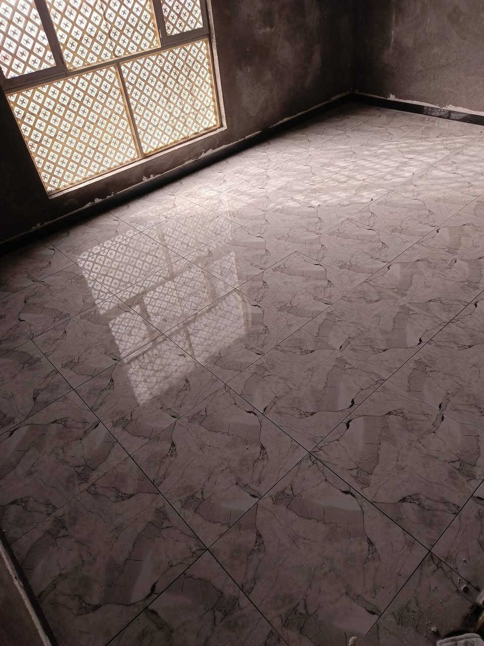 اشتغل سيراميك الواح بورسلين مرمر عمل ليزري 
وبدون توقف 
متفرغ حاليا واتساب ***********
