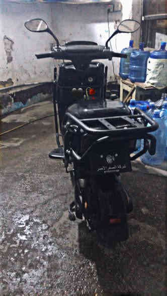 سلام عليكم 
دراجه شحن نوع سكنز
كلشي شغال ما بيهه اي نقص 
سرعه ١٠٠حقيقيه ٧٠ 
تمشيك ٤٠ الى ٥٠ كيلو مجربه تحت تطبيق ويز 
يجي وياهه درع حديد حمايه 
مع جنطه تنحط عله دراجه هديه 
سعر 550 الف بيه مجال للطيبين 
رقم ***********  واتساب فقط
