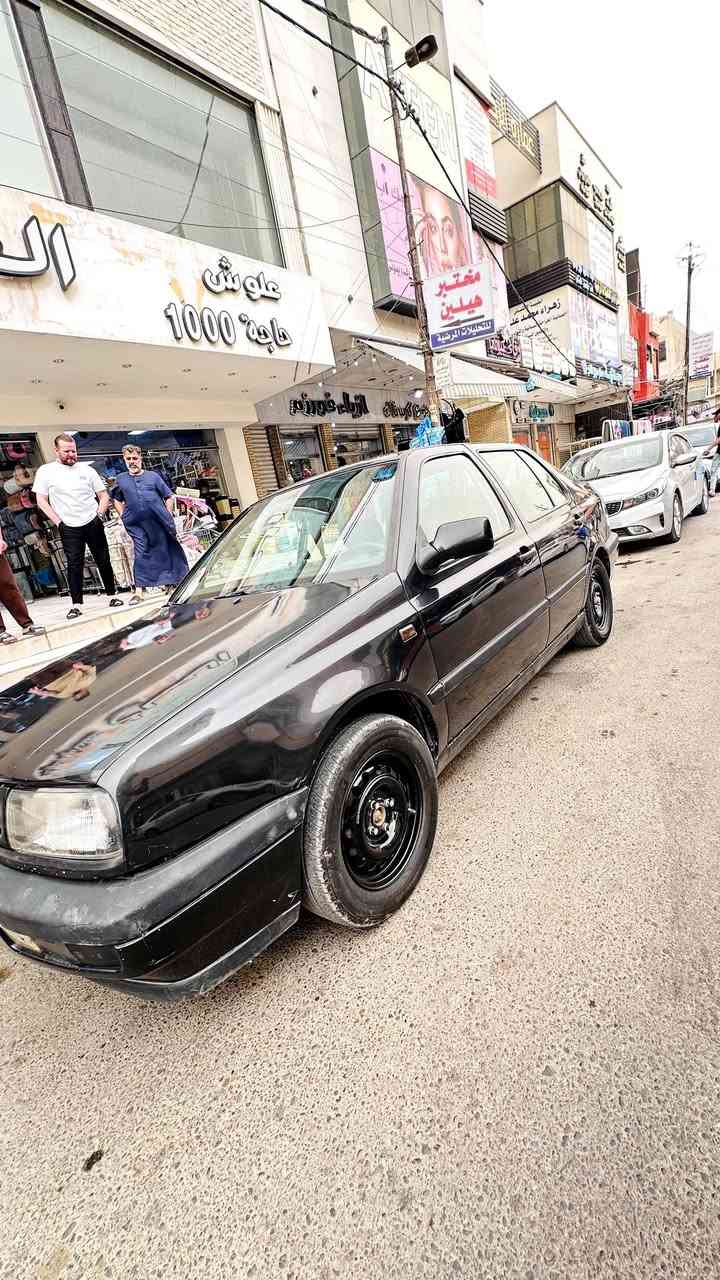 كولف فنتو رقم  بغداد 93مصبوغه عام للجماليه 
كير محرك خير من الله 
محرك 2000
كهربائيات كلها شغاله 
بس نقص تبريد العام جان يشتغل وهسه مديشتغل 
السعر 45 وبيها مجال قليل مكاني الدوره 
***********
