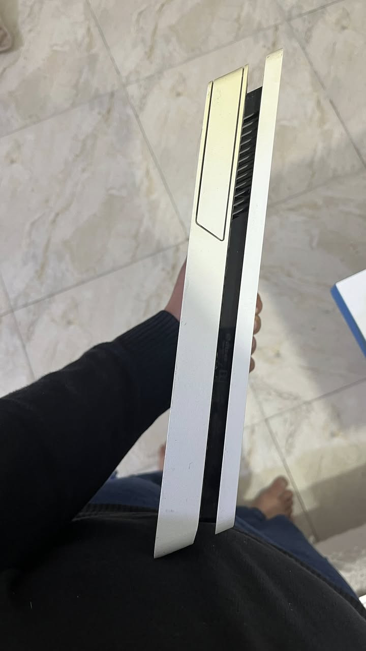 بلي فور  سلم مهكر ذاكرة 500 لونة ابيض
جهاز مامفتوح نظيف جوستكً عدد 1 اصلي 

تهكيرتة كلش حلوه وبدون فلاش .ي

حتوي على 6 العاب: Pas 2026  

والدن رينق وهيتمان وقتال شوارع والعاب اخرى ايضا.


**إذا كنت صاحب هذا الإعلان وتريد حذفه لأي سبب، رجاءا أرسل رسالة إلى الدعم الفني**