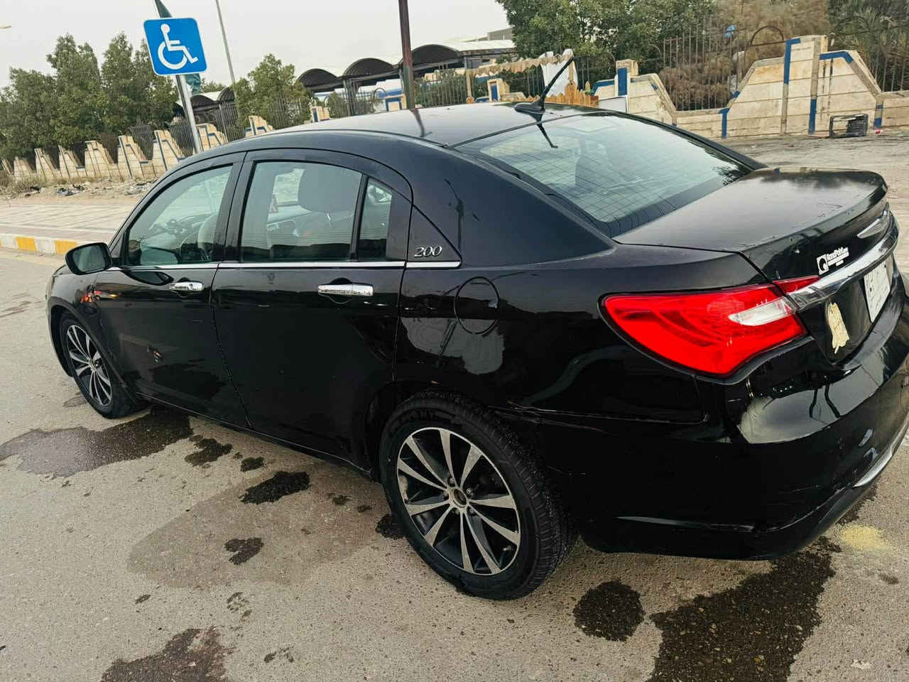 سلام عليكم  

C200 
موديل 13

مكانه ناصريه 

6 سلندر. كير مكينه تبريد خير من لله 

ترهم مراوس وبيع  *********** ناصرية, ذي قار
