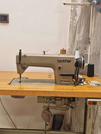 ماكنة خياطة برذر ياباني أصلي نظافتها تقريباً 70٪ صالحة ماناقصها شي الس...