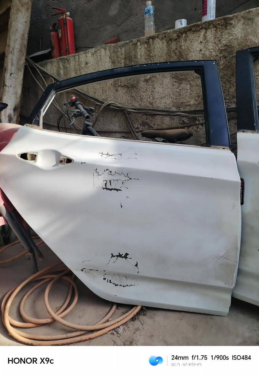 السلام عليكم. ابواب اكسنت مضلع خليجي جه اليمين امامي و الخلفي بيهن معجون ومفطر  يرهم من موديل ١١ الى ١٨ السعر ١٥٠ وبيهن مجال رقم ***********
