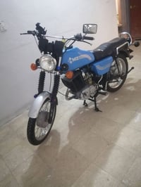 دراجه لبيع مكان اديالئ سعره 1500000 واحد اونص موبايل 07763879047