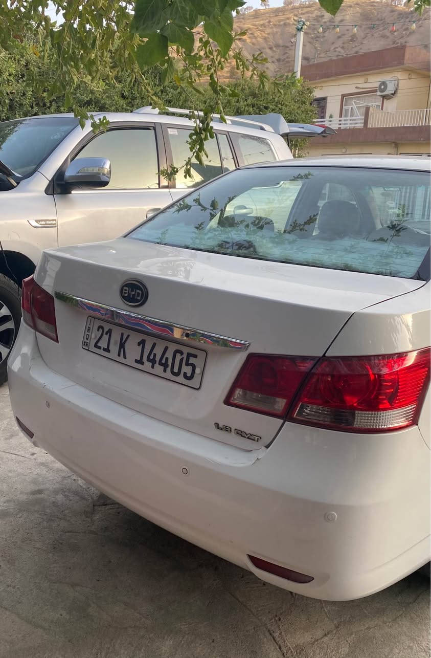 سيارة BYD مكينة 1600 بلادي كير بلادي اوتوماتيك
موديل 2014 
ماشية 155233
المواصفات فتحة + بصمة +بصمات ابواب+جنطه
اشاير بلمري + لايت ابيض نهار بليل
حادثهه بنيد 
السيارة تبريد خير من الله 
راديتر جديد دهن جديد 
صدر امامي جديد 
رقم سليمانية جديد دينار غرامة ماعليهه 
سنوية تنتهي 2029 
السيارة ب اسمي تريد تحويل تريد وكالة 
مكاني / بغداد
السعر //// 60 ورقه وبيهه. مجال للشراي +السياره بيهه سونار 
للاستفسار اتصال او واتساب *********** أربيل, العراق
