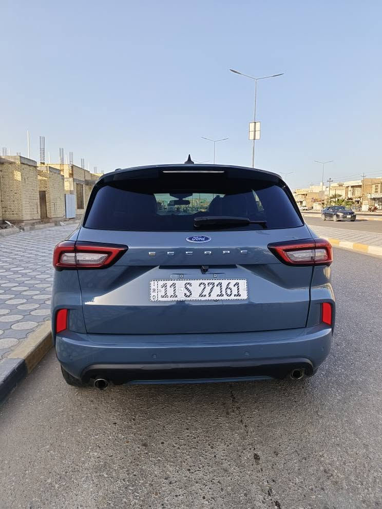 فورد سكيب 2023 فئة Stline (للبيـــع)
المكينة(3sylinder)
1.5 turbo
المواصفات
الفئة : ST Line سحب امامي
ناقل الحركة : ماوس اوتماتيك 8 نقلات
مواصفات السيارة 
- اربع وضعيات قيادة
- تبريد امامي منفصل و تبريد خلفي (مركزي)
- شاشة عداد كبيرة
- شاشة رئيسيةكبيرة 13.2 انچ
- هاند بريك بصمة
- رادار امامي 
- تحديد مسار 
- نقطة عمياء 
- حساسات خلفية 
- كاميرا 360 درجة 
- مقعد السائق كهربائي مع تدفئة للمقاعد الأمامية 
- توقف ذاتي لمنع الاصطدام امامي و خلفي 
- اضاءة خلفية امامية Full Led مع لد نهاري  
مع وجود الكثير من الميزات و المواصفات الاخرى  
ماشية 75 ميل
حادث تصليح البنيد نفسة 
  بدون تبديل اي قطع بدون ايرباك
السيارة جاهزة من كل شي 
#الـسعـــــر 135$
مكان /عمارة
للاستفسار الاتصال 
*********** عمارة, ميسان
