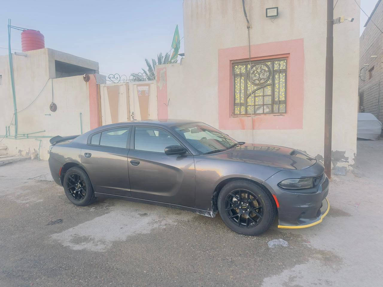 السلام عليكم 
جارجر مديل 215 
حداده + تخم تاير + باتري + تبريد جاهزه السياره 
بيها جوراد بالبنيد والجاملغ الايسر 
وهاذ تقريرها اوياها رقمها بصرة سنويتها 28 
السعر 130
وباقي التفاصيل يم راعيها وهاذ رقمه 
***********
