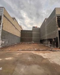 اعلان مميز ✨ قطعة ارض للبيع المساحه ١٣٥ متر الجبهه ٥متر 📍موقع مميز الا...