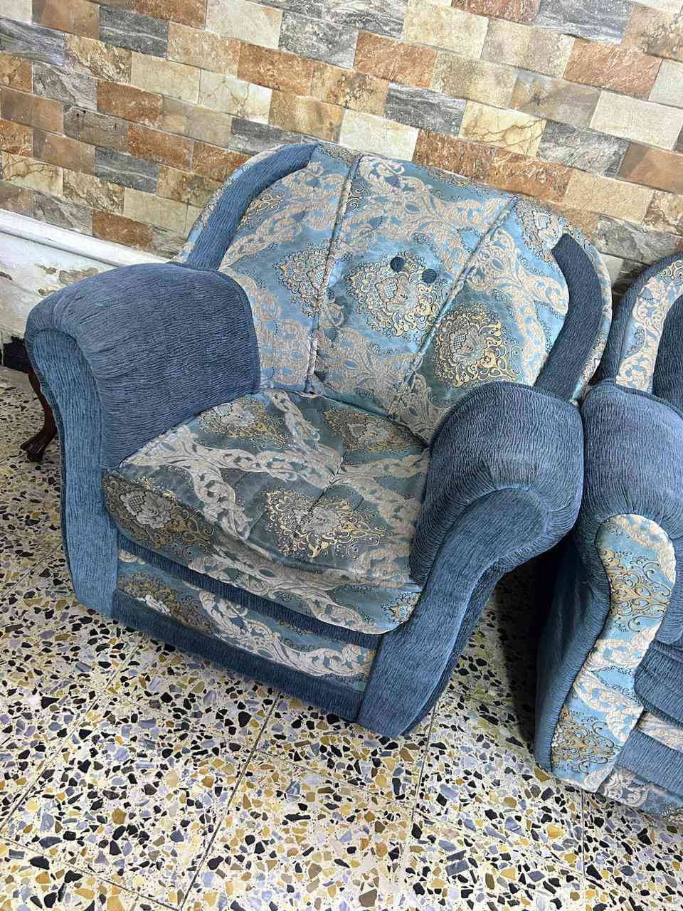 السلام عليكم 
تخم للبيع 10 مقاعد 
والسعر 200 وبي مجال بسيط 
لشراي فقط رجاء الاتصال 
***********
