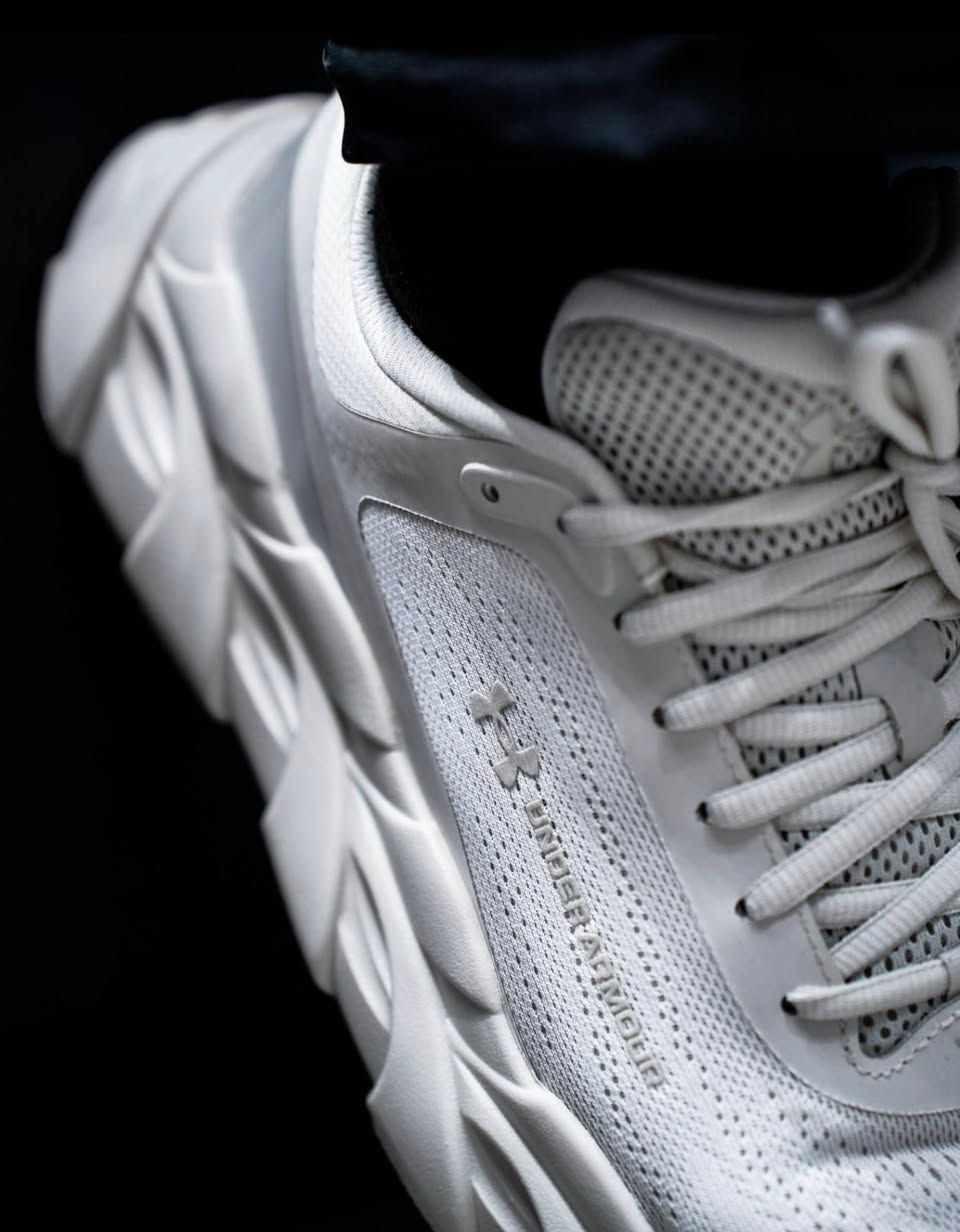 Under Armour HALO
حذاء رياضي معموله للناس اللي تريد أداء فعلي مو شكل بس.
ثبات قوي، خفة بالحركة، وراحة تخليك تكمل تمرينك للنهاية بدون ما تحس بثقل أو تعب.
مناسب للجري، التدريب، والاستخدام اليومي إذا تحب الإحساس الرياضي الحقيقي.

✔️ تصميم عملي
✔️ مريح لفترات طويلة
✔️ جودة Under Armour المعروفة

🚚 توصيل متوفر لكل محافظات العراق

القياسات 40 41 42 43 44 45 
متوفر ب 7 الوان 🏃🏼

📞 للطلب والاستفسار مراسلة أو الاتصال: ***********
🔥 لا تفوتك – الكمية محدودة، احجزه قبل ما يخلص

#UnderArmourHalo #ترندي_سنكرز #TrendySneakers
