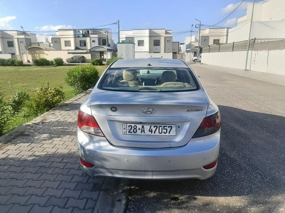 اكسنت ٢٠١٣
مكينه ١٦٠٠
خليجي 
رقم انكليزي نجف بأسمي سنويه جديده لسنه ٢٠٣١ 
بيه ٣ قطع صبغ اثر جراد
السياره جاهزه
كير ومكينة مشروطات
كهربائيات وتخم تاير 
السعر ٨٠ وبيه مجال بسيط ***********
