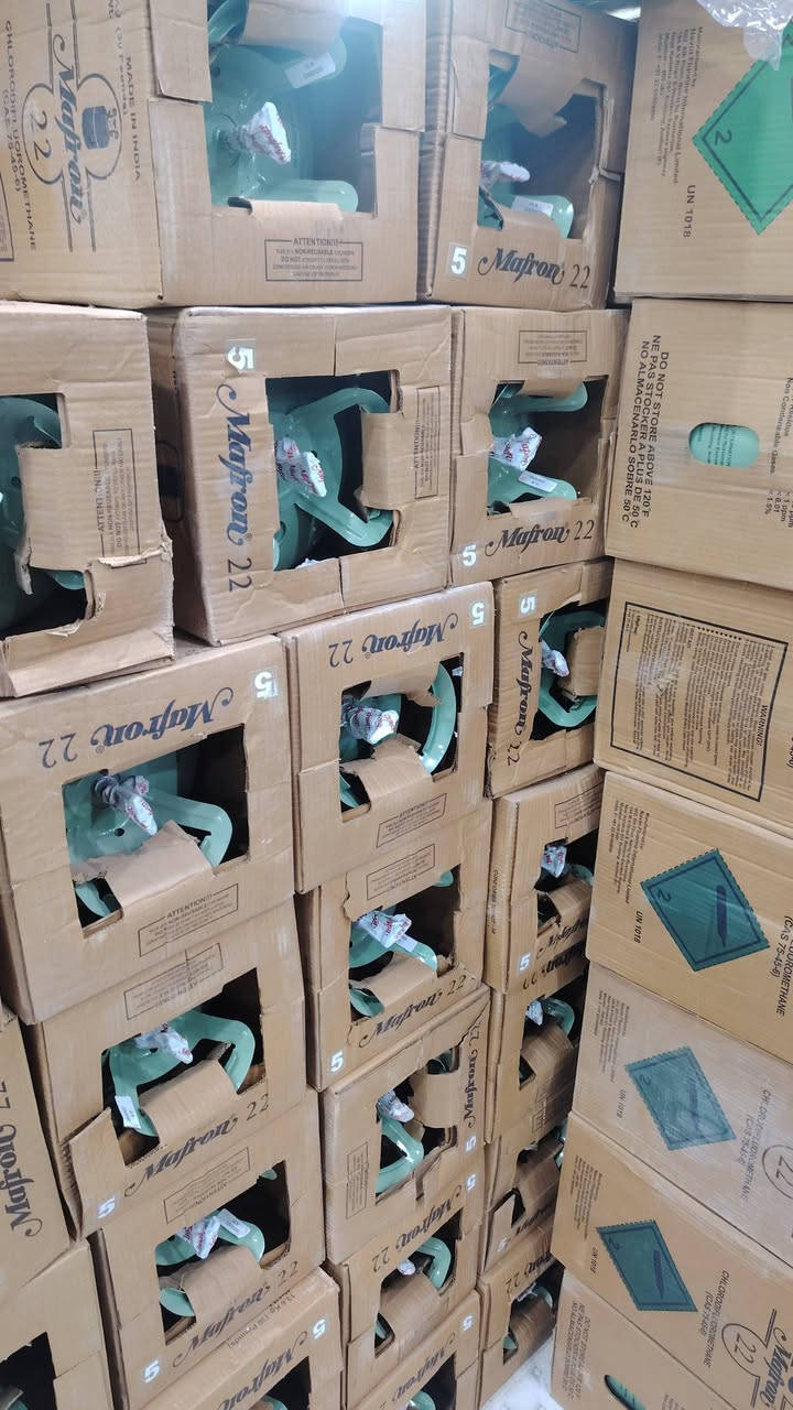 ماطور ثلاجه دوفر كل الحجام سعر 49/////غاز 22مافرون سعر 89مكان بصره ***********
