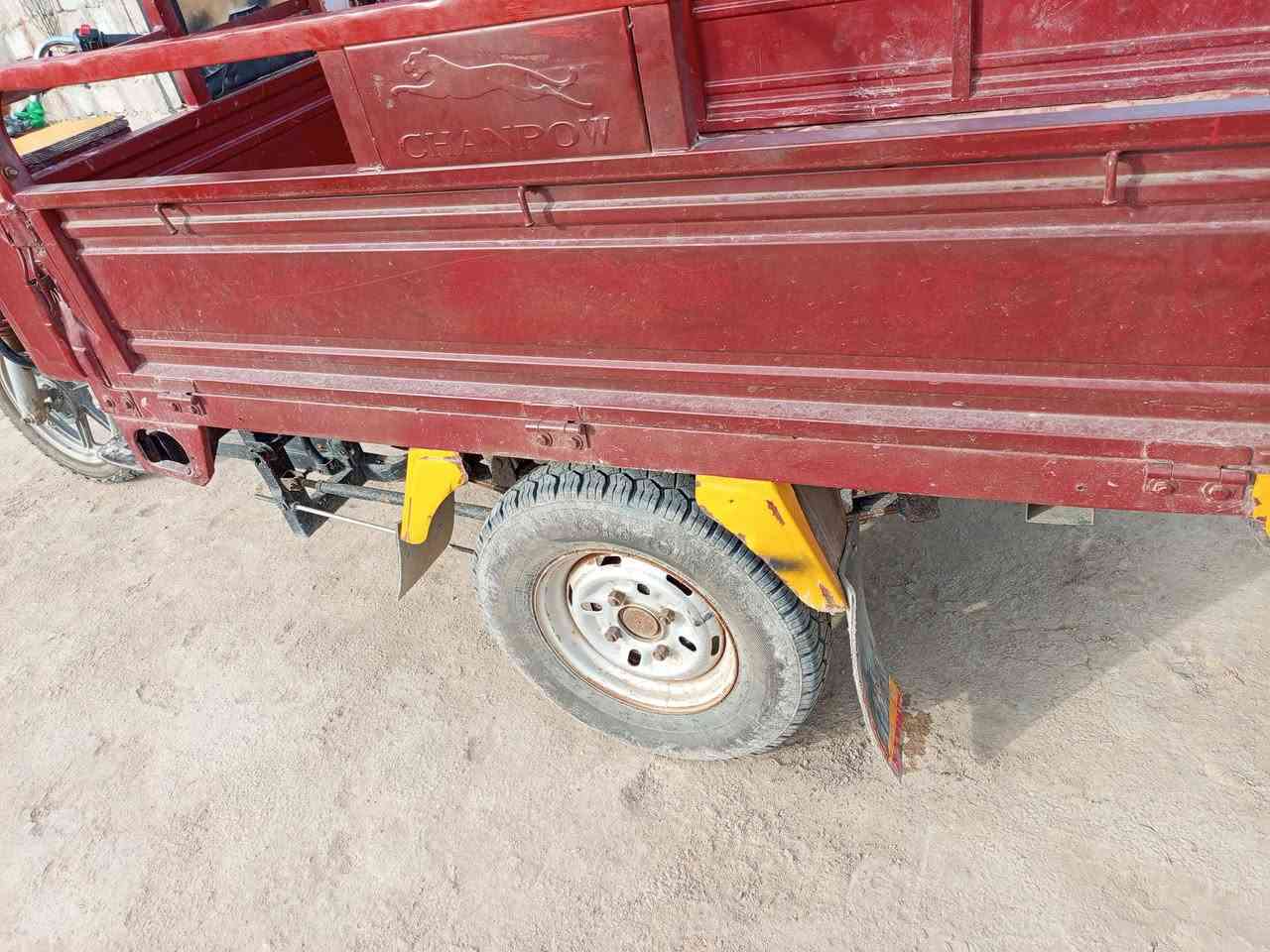 سلام عليكم ستوته للبيع موديل12اصوليه اوراق مكفوله محرك جديد تايرات جديد ستوته صقر سعرها مليون وربع ميه وبيها مجال العنوان ديوانيه سنيه للاستفسار على هاذه الرقم***********
