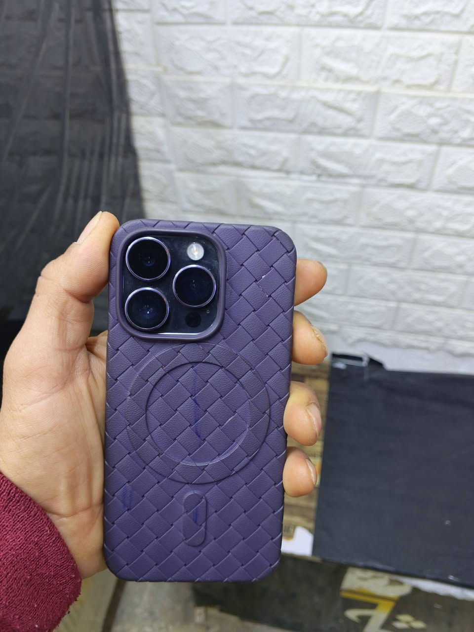 14 برو الصغير مبدل شاشه فقط بطاريه 95 اذكره 128 كله شغال شريحه الكترونيه رقم ***********
