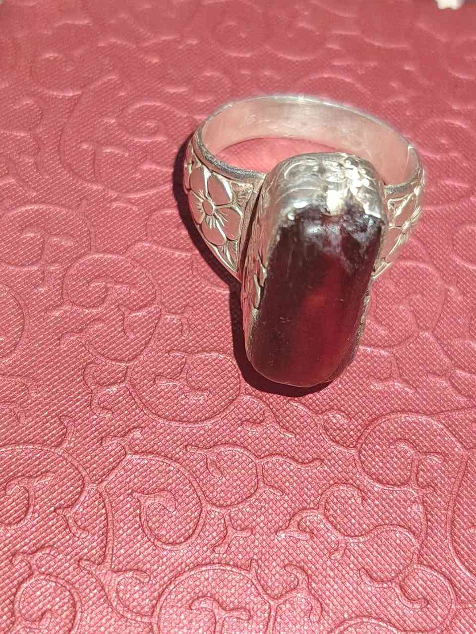 خاتم قديم كصبه عباسي متعاكبه حمره دم سعرها 150 قفل مال جناي سوده تشف احمر عند تسليط الضوء


**إذا كنت صاحب هذا الإعلان وتريد حذفه لأي سبب، رجاءا أرسل رسالة إلى الدعم الفني**