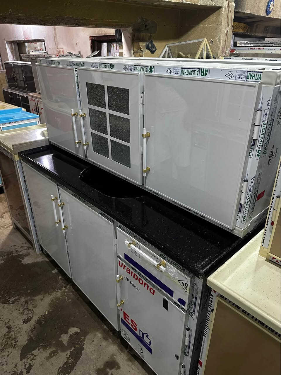 سنك متر ونص مرمر تزكام مع المعلق ب٣٢٠ العنوان ناصريه شارع الاخلاص *********** نرماده حفر نقش cnc وجوكر مخفي وبليت ثقيل ناصرية, ذي قار
