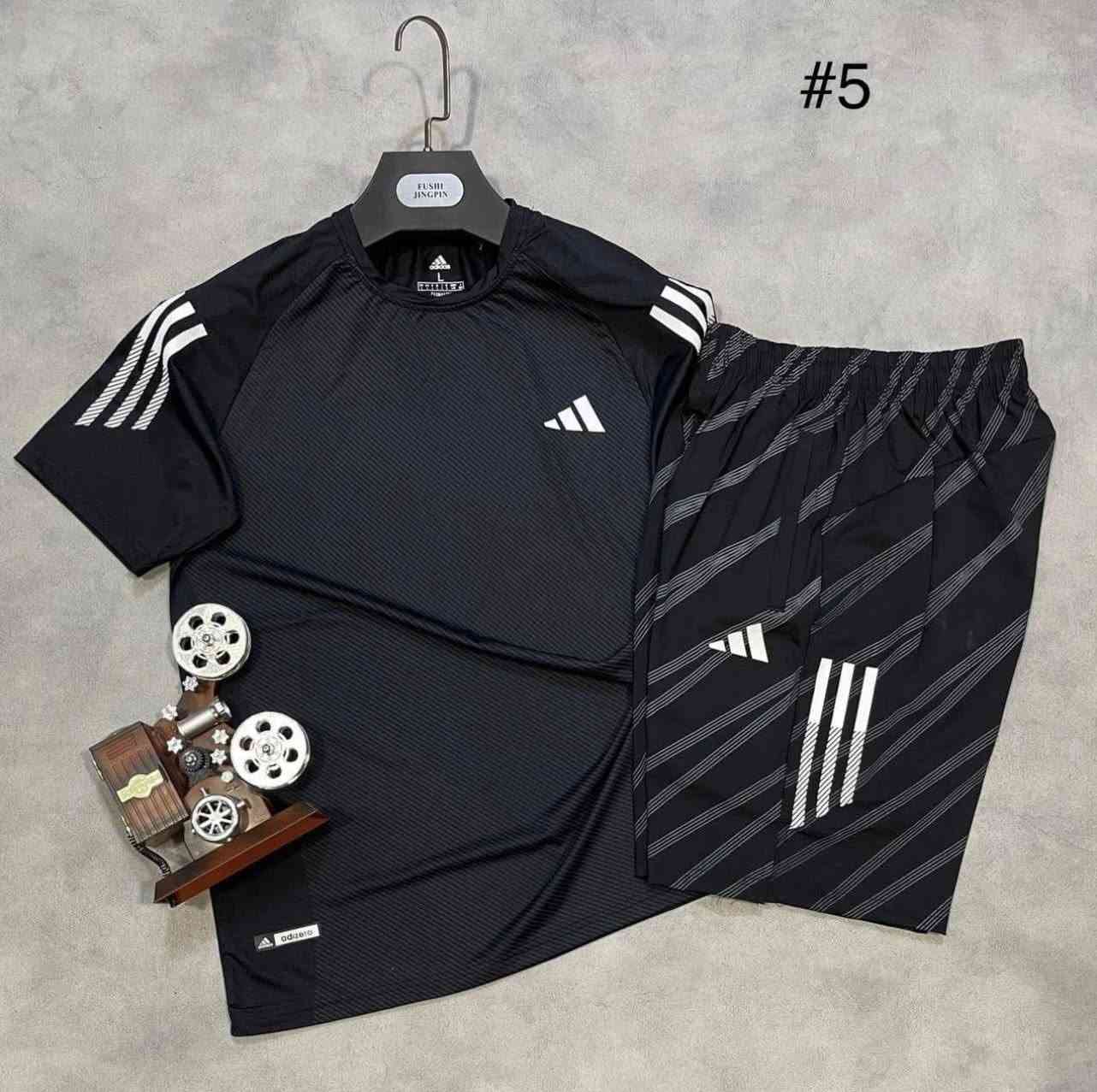 ً  الموسم الصيفي الجديد 
    🔥🔥وبرمودا وتربروف الأصلي الأصلي وتشيرت فلتر🔥🔥
⚽️⚽️السعر ١٥ الف ⚽️⚽️
💥تجهيزات روما مكتب الرشيد مقابل جامع المصطفى 💥
☎️☎️ابو زكي *********** واتساب
