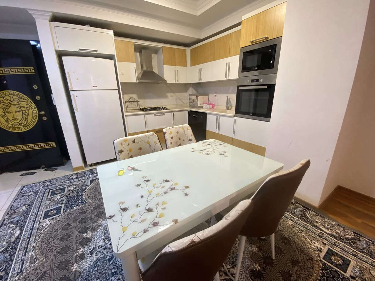 ‏شقة للإيجار في أربيل
‏في مجمع سكني رويا تاورز
‏داخل المربع الذهبي
‏شقة توفر غرفة الصالة مؤسس بالكامل
‏مساحتها 80 متر
‏طابق تامن واجهة على داخل مجمع
‏لاستفسار أكثر على ال WhatsApp
***********
***********
