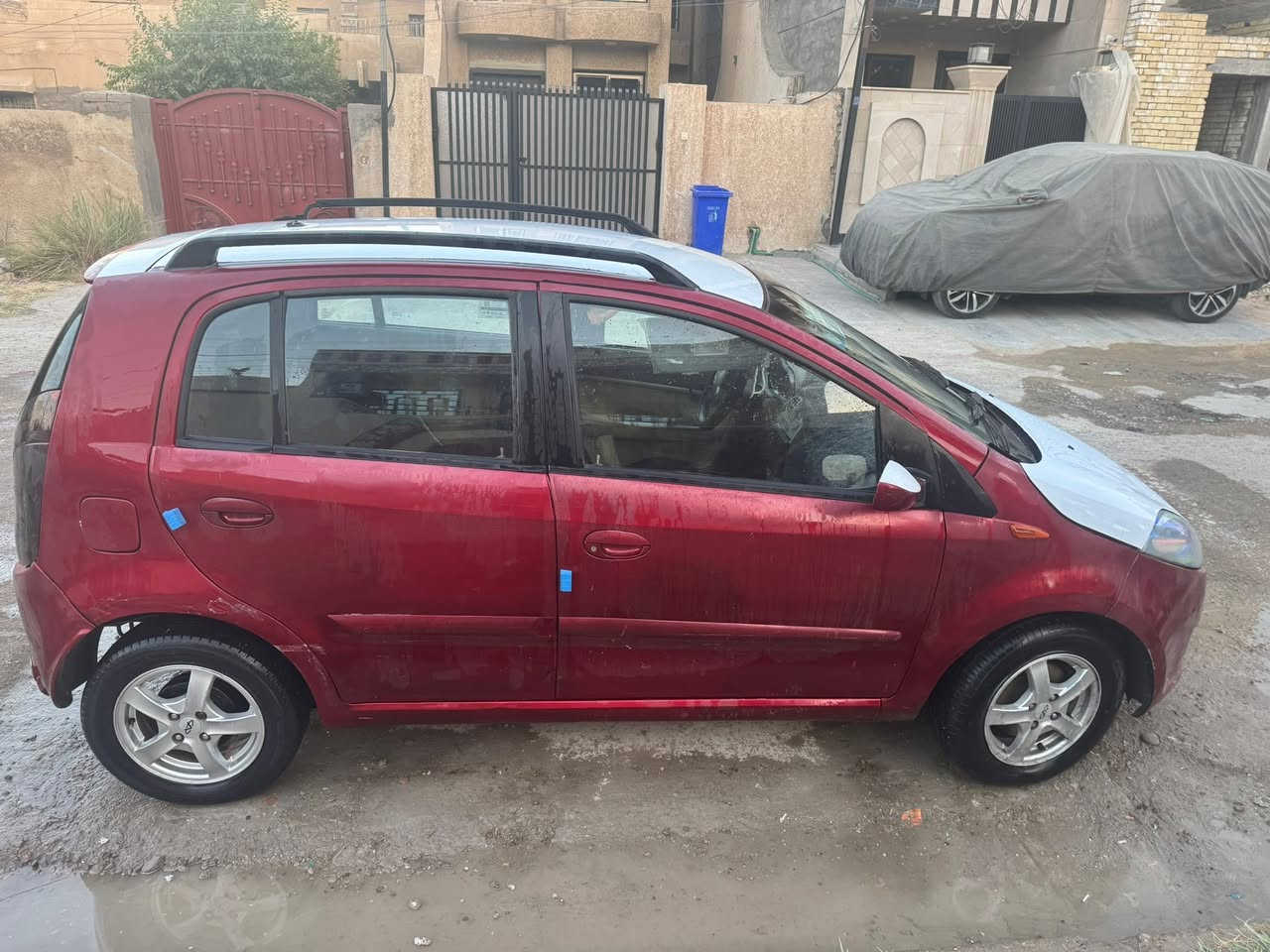 للبيع سيارة جاهزة  وتحويل بنفس اليوم رقمها بغداد الانكليزي الجديد و هزه جديدة وسنوية جديدة. @ سيارة مال بيت ما ماشيه اهواية نظيفة مشتريها من ابنية. سعرها 30 قفل تجي تفحصها يله تأخذها. السيارة جاهزة ما تصرف عليها شي نهائياً. مكاني بغداد للأستفسار ***********
