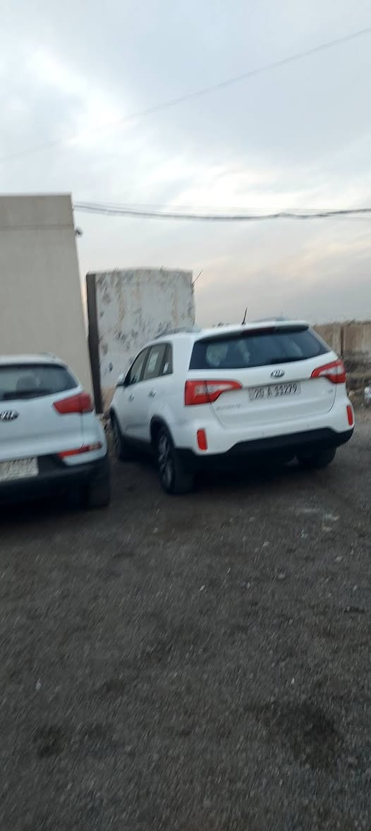 سورنتو ١٥ ماشيه ١٢٢ الف سنويه بإسمي خليجي مكفوله عدا بارد قليل موجود بالسونار مكينه ٦ اسلندر نظيفه ارقم ديالى رقم انكليزي مشروع وطني***********
