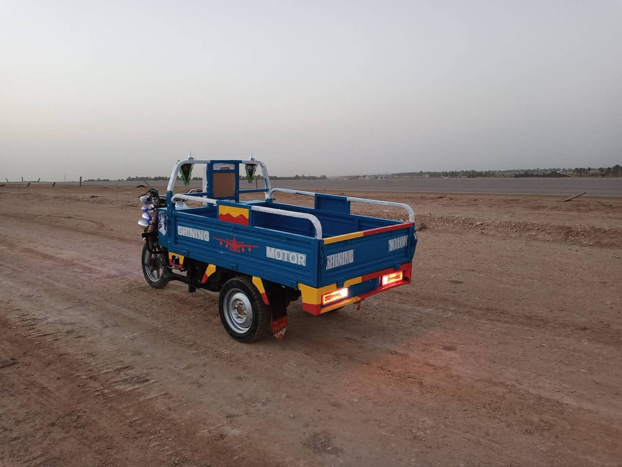 السلام عليكم ستودات للبيع موديل 21 محرك 22 اوراق اصولي كفاله عامه ستوته جاهزه سعر 1500 وبيها مجال المكان بابل الشوملي الرقم ***********
