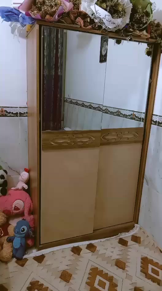 السلام عليكم متوفر غرفة نوم نفر واحد للبيع السعر ٢٢٥ بيها مجال بسيط المكان بغداد لتواصل ***********
