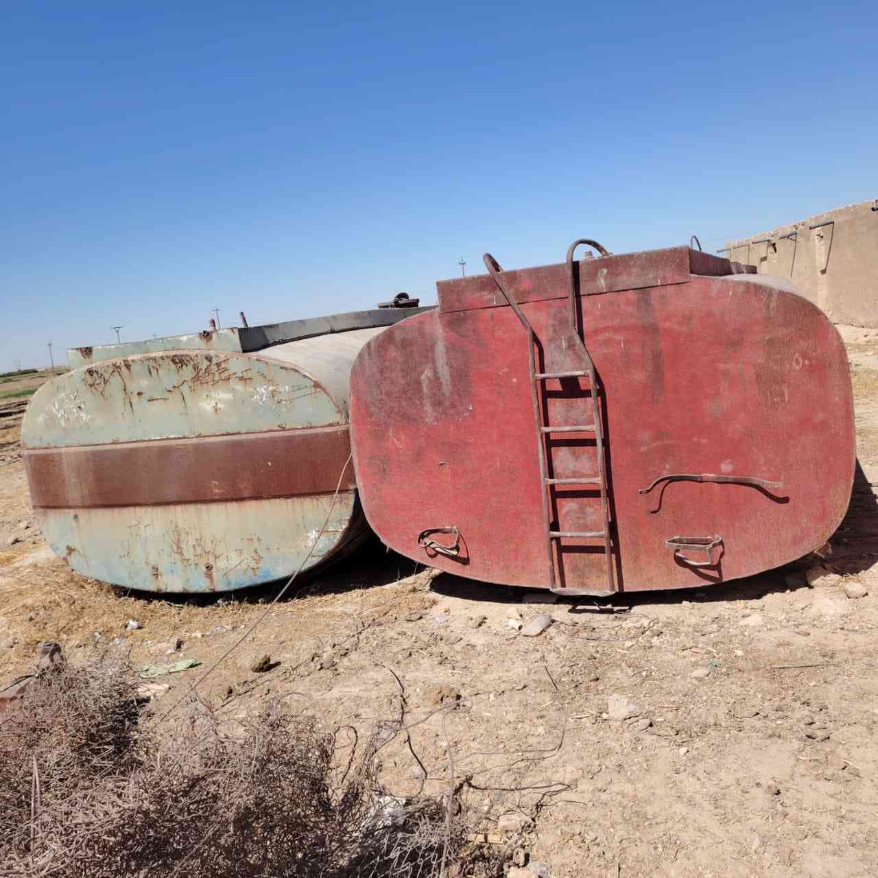 للبيع خزانات صهاريج السعر 30 ورقه
0773 590 6425
