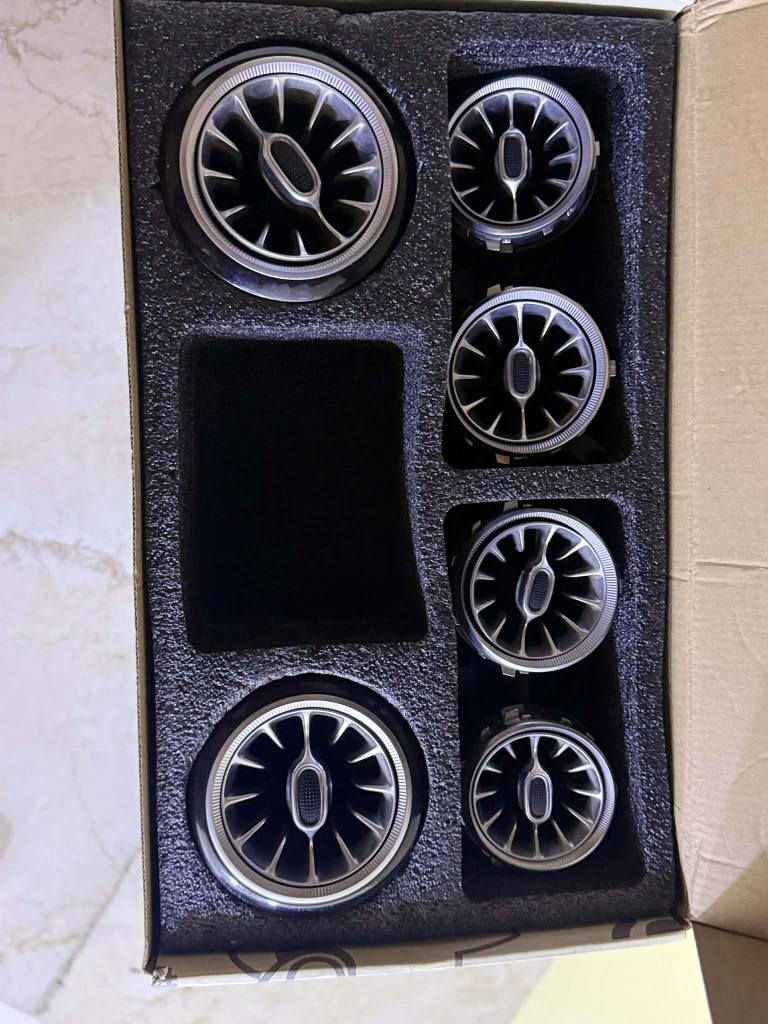 السلام عليكم اخوتي
توفرت غراض بسعر حلو 

مكاني بغداد ماعندي توصيل 

ماوس اصلي متل تفصيخ 

دبل ماوس اصلي تفصيخ 
الماوسات يرهمن C E G cls 
دكتات تبريد E  class اصليه فاتحهن من سيارتي بدون ضوه
شباك E class جديد ممستخدم 

سبويلر خلفي مال c class coupe 
الي يخدمنه هذا رقمي 
*********** بغداد, العراق
