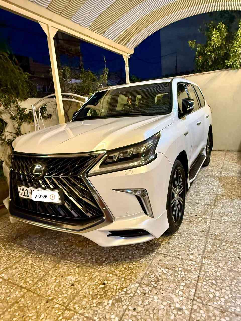 السلام عليكم
Land Cruiser Lexus Sport S 2019 
فول مواصفات 1/1 كفالة من الصبغ والتبديل والتعديل 
السيارة بأسمي تحويل مباشر 
رقم بغداد وهزة جديدة  السيارة نظيفة جدآ 
ماشية :-75 الف كيلو متر حقيقي  
السعر :- 725 $ بي مجال بسيط 
العنوان / بغداد المحمودية 
للاستفسار الاتصال ع /   ‭0751 557 2981‬/ ‭0771 110 0653‬
