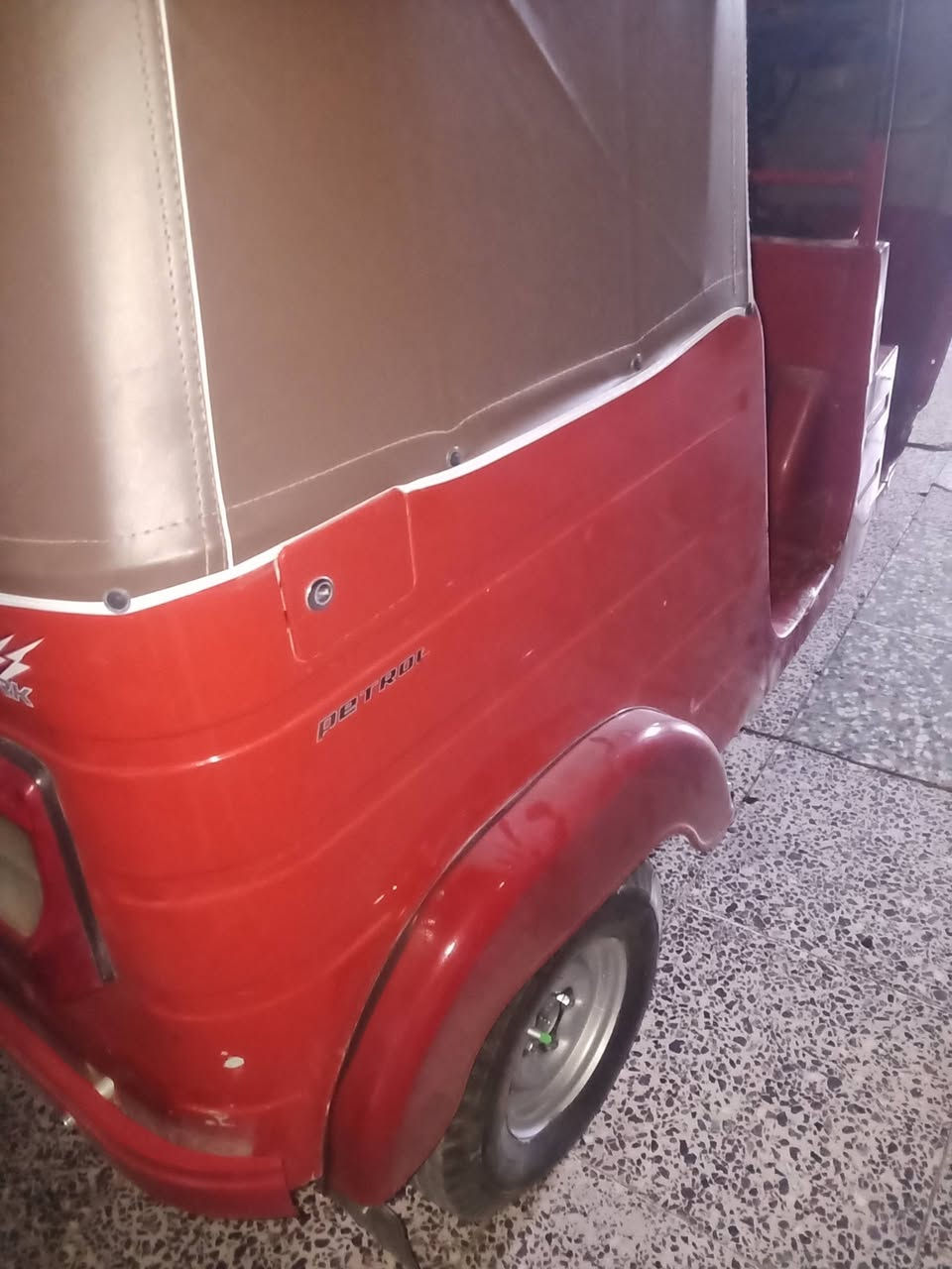 تكتك مديل 18معمره جاهزه مكينه حلوه لاتنقص ولا تبخررقم بغداد تحويل ثاني يوم سعر 5 مكان مدينه ***********
