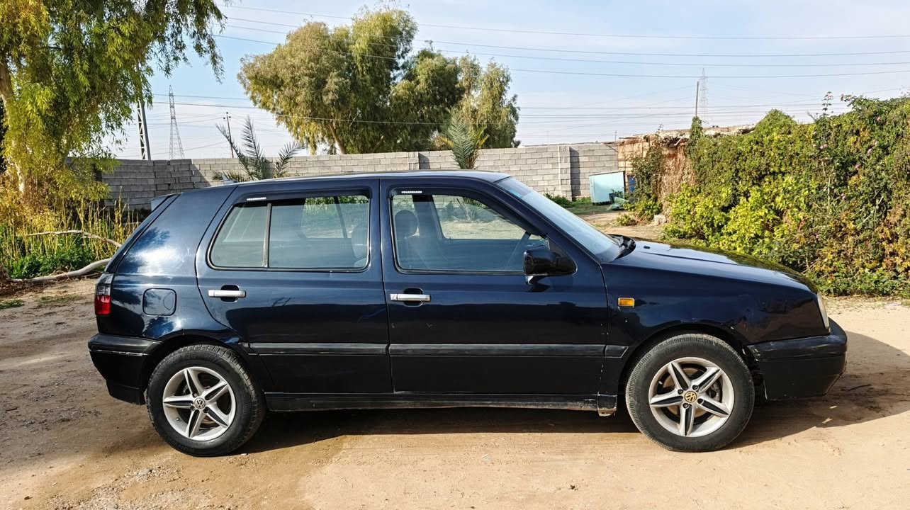 كولف موديل 93
مكينة 1800 كابريته
اوتوماتيك 
تبريد شغال 
مكينة وكير مكفولة 
جام كهربائي شغال
رقم انكليزي الجديد 
مصبوغه عام جمالية 
صدر ومشط ستيرن جديد
غرفتها نظيفه
سعر ٣٩
مكاني صلاح الدين
للاستفسار ***********
