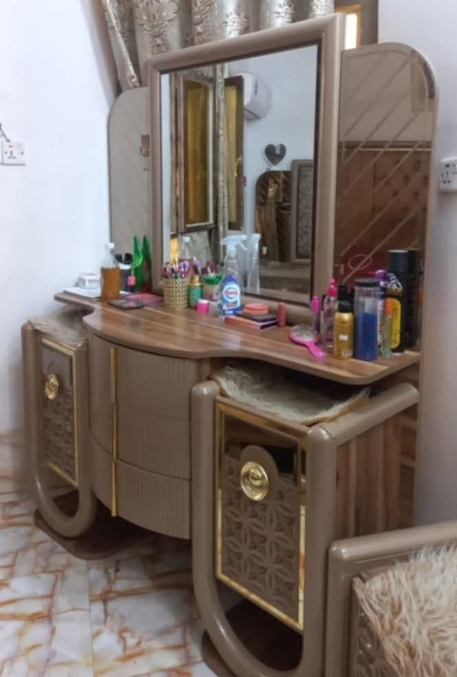 غرفة اخشاب تركية درجة اولى للبيع لغرض السفر
السعر 550 مع المجال للشراي
*********** كربلاء, العراق
