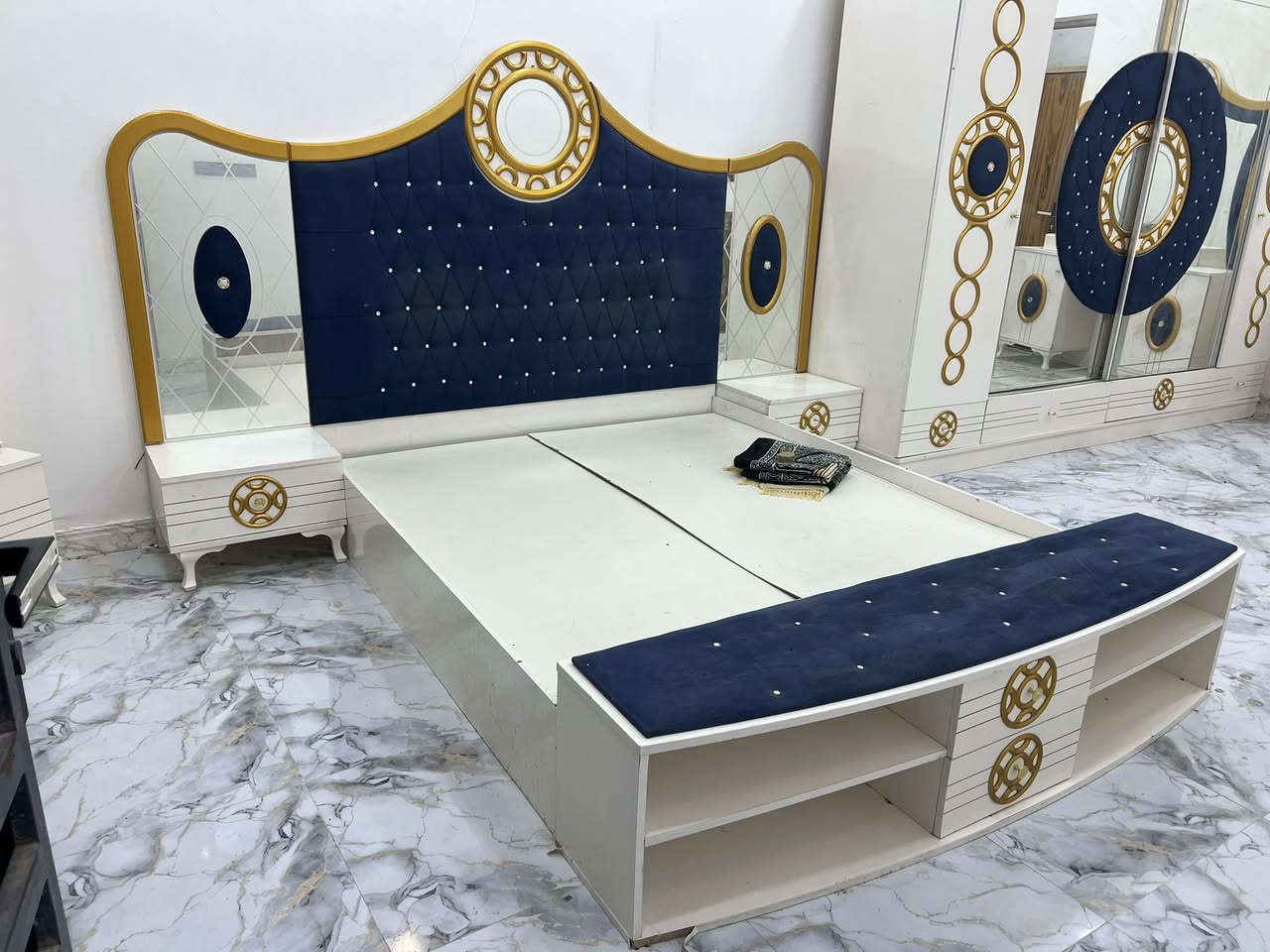 غرفة نوم تركيه نظيفه سعره 550 وبيه مجال الشراي عنوان ناصريه منطقه السبل الاتصال ***********
