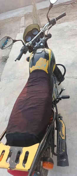 سلام عليكم دراجة بوكسر موديل 19 نضافة مثل ما واضح بل صور اوراق كاملة الترقم السعر خاص ‏‪***********‬‏ الموشراي لايتعبني
