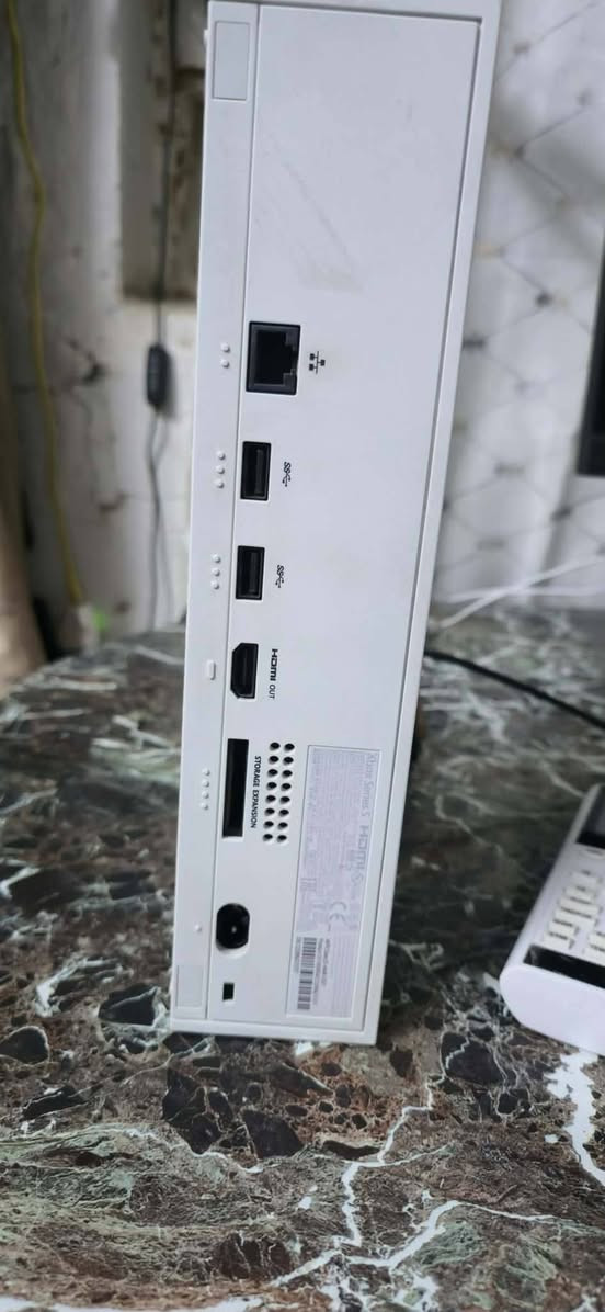 كل عام وانتم بخير وسنة سعيدة ان شاء الله تحقيق الاماني 

#طلب_نشر 

اكس بوكس سيريس اس جهاز نظيف كامل ملحقات مذكورة ملحقات تحت اكمل قرائة 

جهاز ذاكرتة نص تيرا

تكدر تاخذ ويا شهر كيم باس

جهاز يكون لوك ستيكر غير مفتوح وما داخل تصليح

كذالك ضمان شهر في حال حدوث خلل لجهاز 

جهاز يجي ويا: 
جوستك اصلي اليجي ويا جهاز
واير Hdmi // واير كهرباء

سعر جهاز بدون اشتراك 310 الف 

سعر جهاز مع اشتراك كيم باس 315 الف

مكاني ديوانية حي جزائر

يوجد توصيل لجميع محافظات العراق
 
اي استفسار اخر راسلني خاص او عن طريق واتس اب: 
***********
