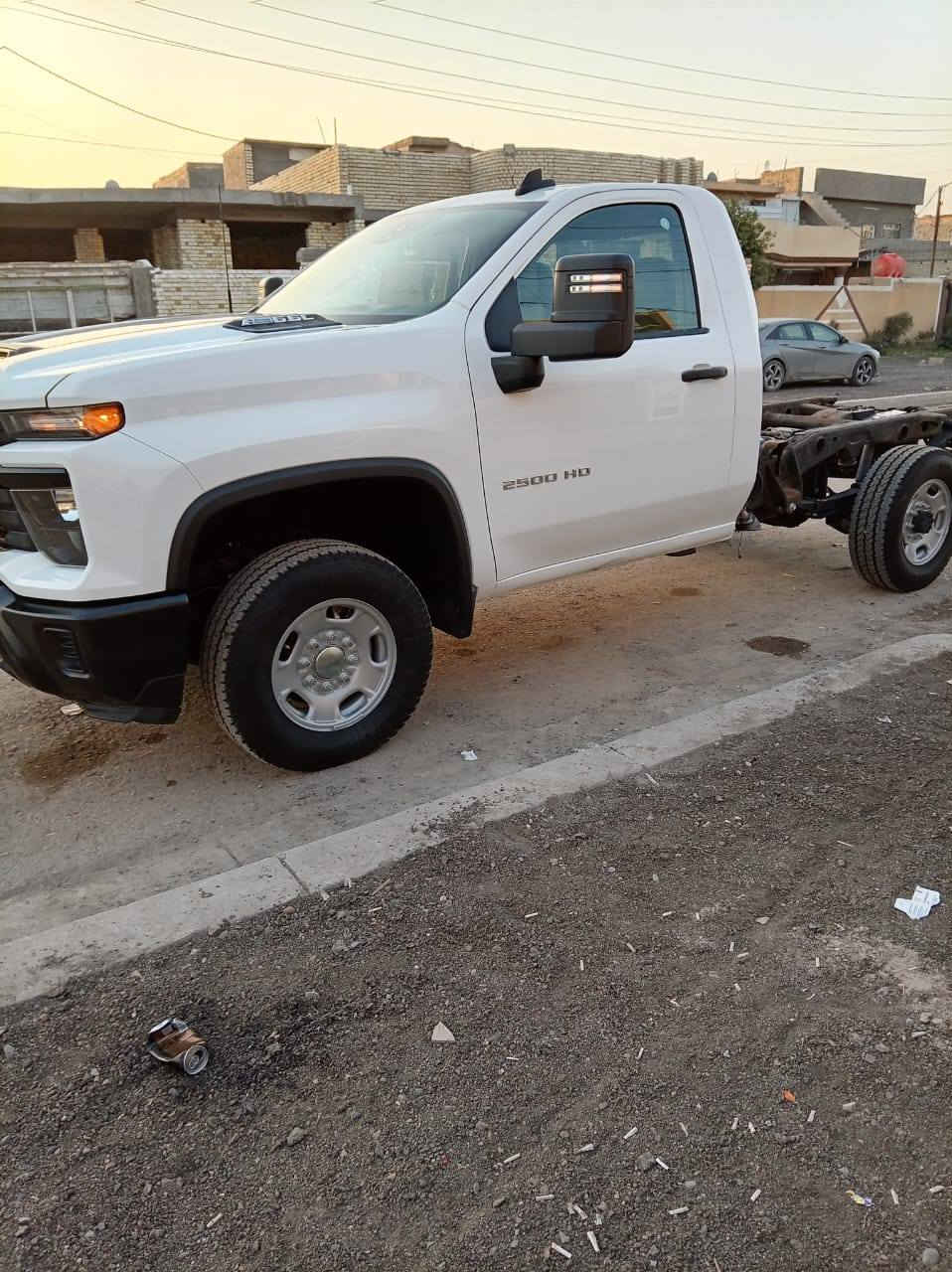 سلفرادو موديل 24 فول مواصفات فور ويل صفر كيلو متر سياره جديده زيرو دخوليه باسمي طخه فقط بصقف القماره بدون ايرباك سعر 240  قفل رقم الهاتف***********
