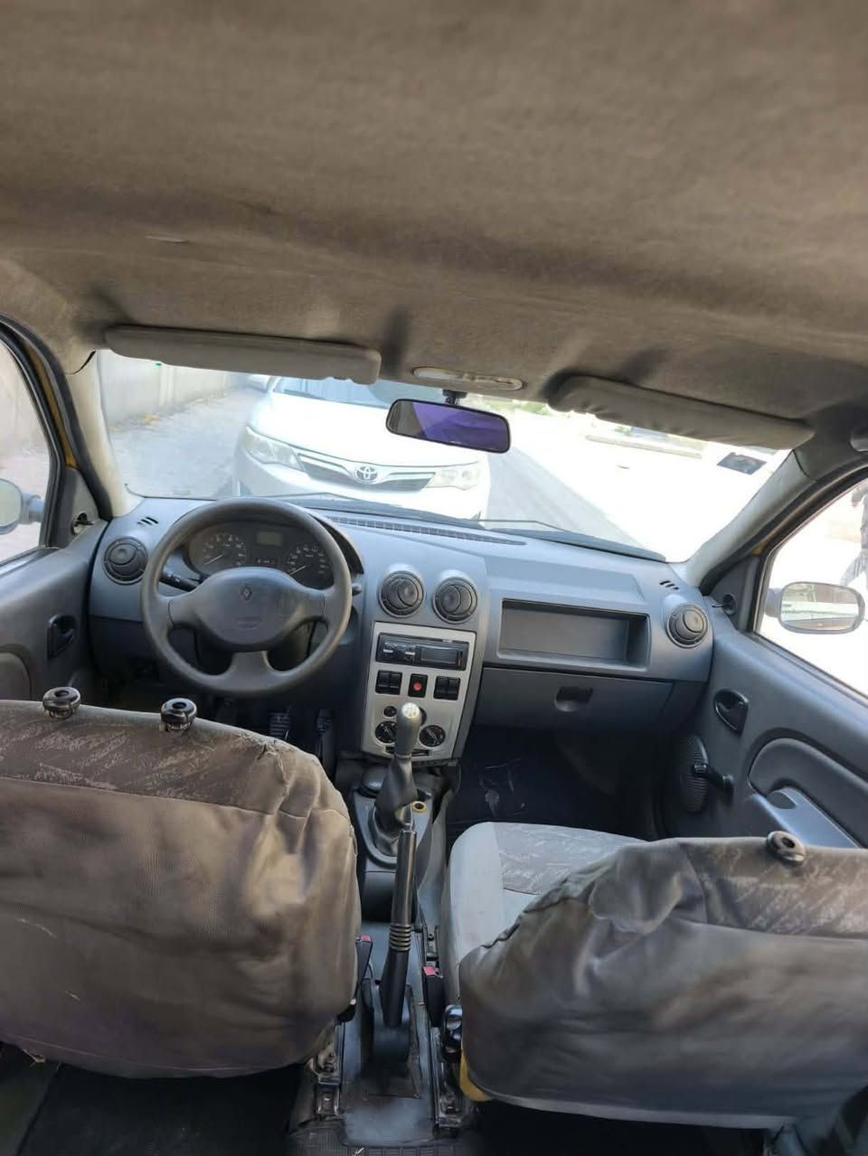 للبيع رينو لوكان 2009 السعر ٣٦
العنوان بغداد***********
للبيع رينو لوكان 2009
محرك مشدود قبل 5 أشهر
كير جديد
صدر جديد
فلنجات اماميه جديده 
اذان *روس روط 
قاعده فيتم كامله 
دسكات جددد 
السيارة فول وما بيها شي مهم.
الملاحظات: اكون واضح وياك 
شمعه جهة السايق تحتاج تبديل (موجودة بالصندوق)
الكلج نص عمر
الإيسي واكف  والمجول ضعيف
الايتات الأمامية ضعيفة
المكيف يحتاج شحن غاز فقط.
السعر مناسب وقابل للتفاوض للجادين.
