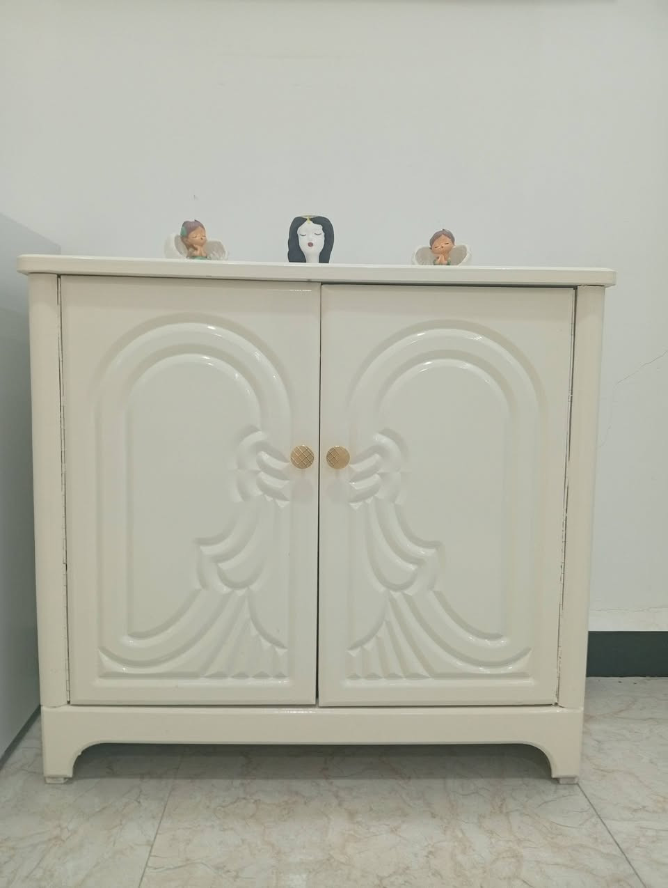 السلام عليكم 
غرفة نوم عراقيه تصميم تركي
نضيفه لا بيه زلغ وصبغه بعده جديد عنوان بغداد المعمل  
ب 1250 
رقم ***********
