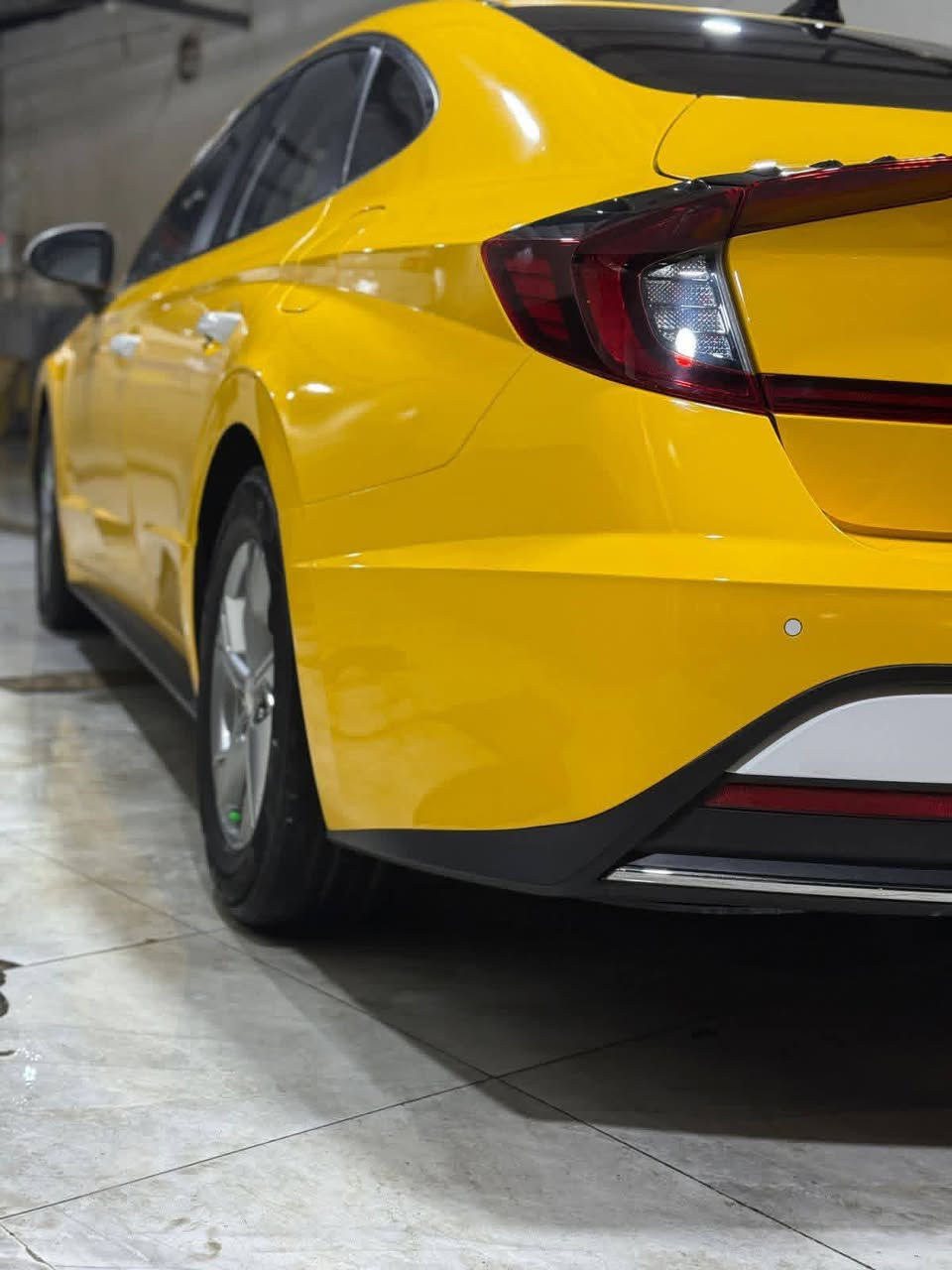 السلام عليكم :

🚗 للبيع |  سوناتا 2023 وارد كوري دخول جديد على ايدي قبل شهرين  | رقم واسط | سنوية جديدة بأسمي التحويل ثاني يوم . 

المواصفات:

• محرك 2000 / غاز  ابلادي فقط 

• ⁠( السيارة على ايدي ما مشتغلة ابد خط جوال  )  
 كشنات جلد

• مري قلاب مثبت سرعه 

.نظام تحديد مسار 

. هاندبريك بصمه + اوتو هولد للتوقف في الازدحامات 

الحالة: تبديل جاملغ + بنيد بالعراق

والباقي ع وضع كوريا . 

📍 الموقع: واسط

للاتصال : ***********
