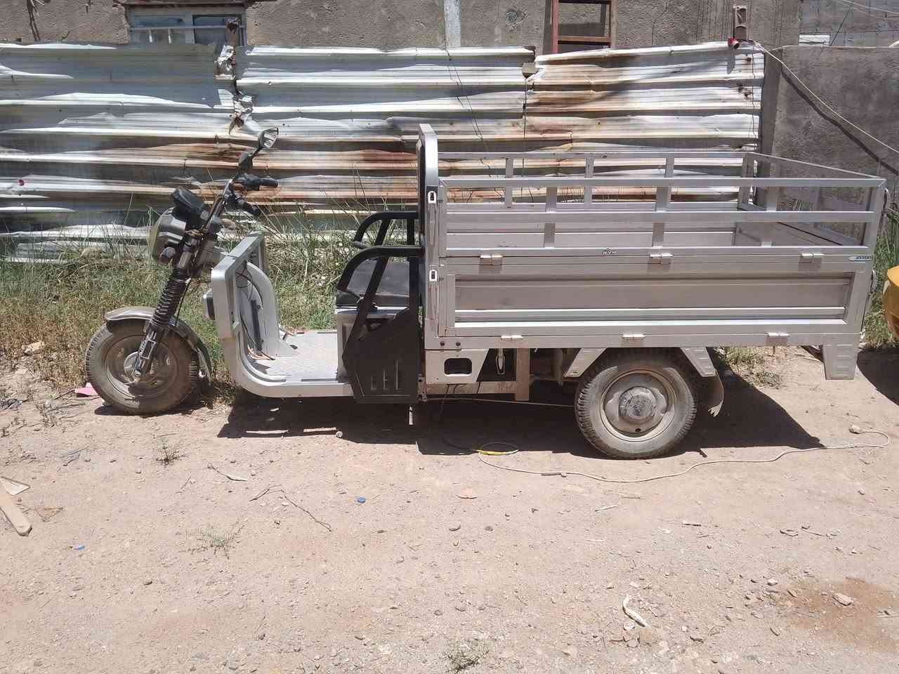 ستوتة شحن الحجم الكبير  ناقصة بطاريات بطارياتهة موجودة عاطلة منفوخة عدد 6   العنوان بغداد هور رجب  للاستفسار *********** بغداد, العراق
