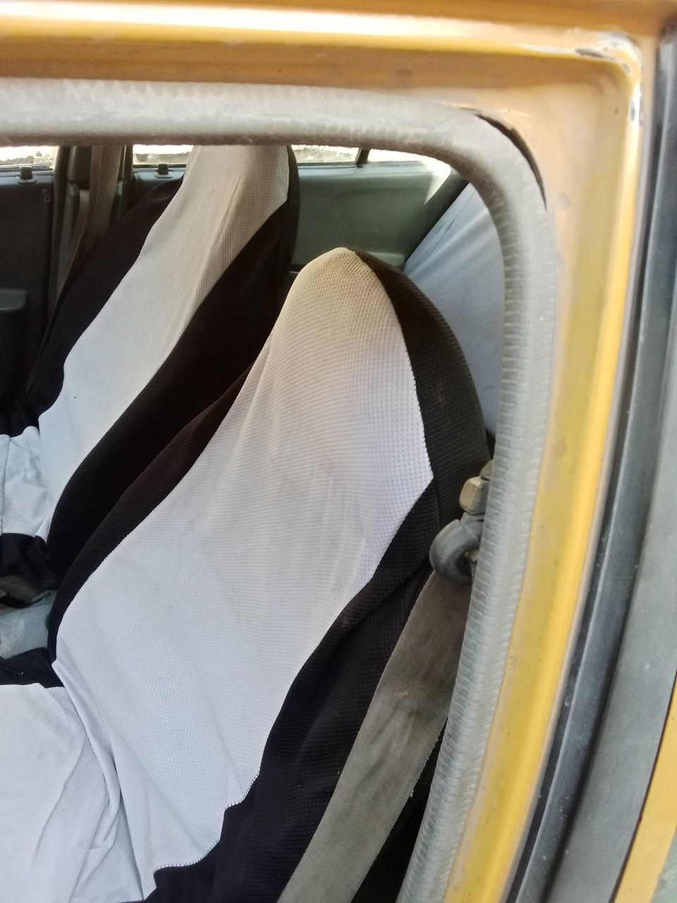 سلام عليكم سايبه موديل 12 سنويه عضم عاج رقم بغداد الماني بدون راعي صاحبهه ميت اتكفل سرقه وعشائر سياره حلوه جاهزه بس بيهه خيط تبخير تجي وتكلب وتشوف بعينك سياره كشرهه ودواخلهه حلوه سعرهه 12 وبيهه مجال مكلف بلنشر ***********
