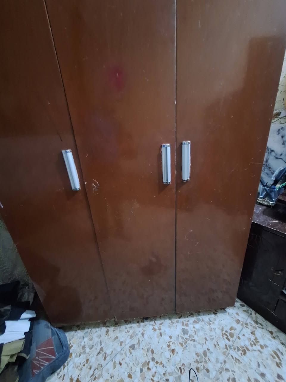 للبيع غراض بيت بسعر مناسب
الدوره شارع الصحه وتساب ***********
ماكو توصيل
جربايه نفرين   50000
كنتور تعلاكه وزينه. 75000
ميز طعام  مع كراسي 20000
