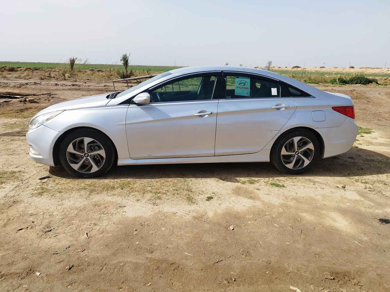 سوناتا للبيع موديل 2014 امريكي سياره حلوه وجاهز رقم ذي قار سنويه ل27 مكان سياره رفاعي ***********
