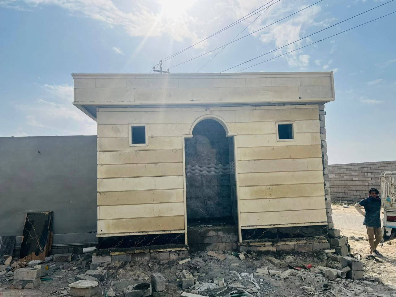 السلام عليكم.. الحمدلله تم انجاز عملنا حجر حلان في الحجاج بيوت الأخوة.. جاسم الجومات.. و. قاسم الجومات.. للستفسار اتصل.. *********** كادر ابو همام
