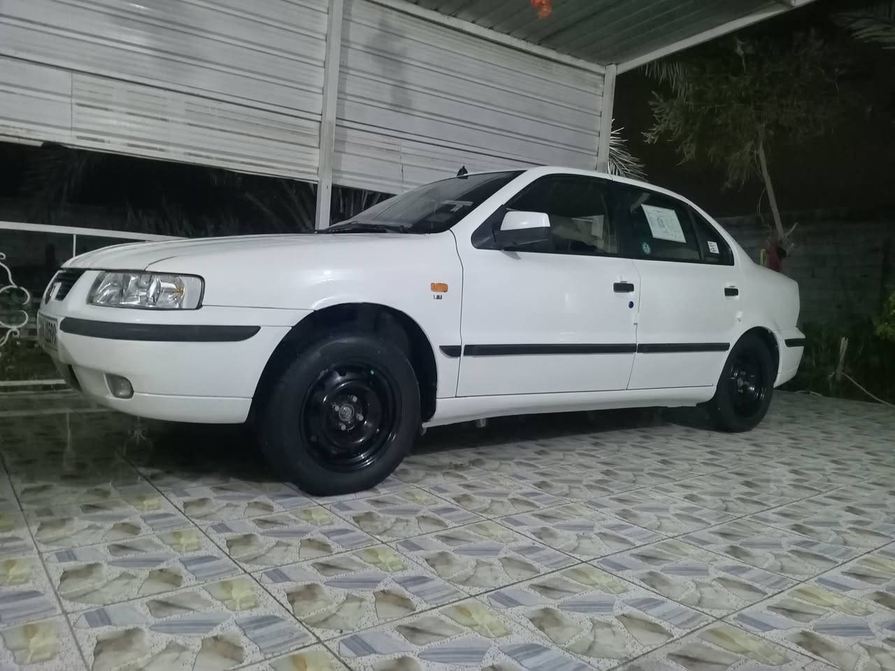 سلام عليكم سمند 2010مكفوله كفاله عامه لاتبديل ولاضربه ماعده بارد بيهه مكينه وكير عل شرط دواخله جديده ولون الدوخل بيجي واي ستفسار عل رقم *********** السعر 47 وبيهه مجال
